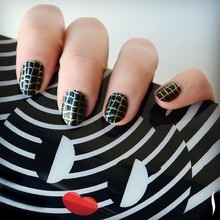 Easy holiday nail art
