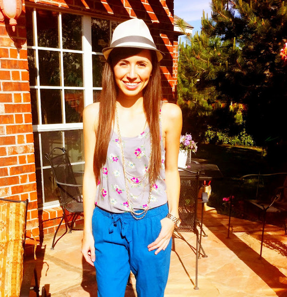 Ready for some sun!, fedora flora top blue bottoms