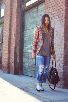 MANCHILD, casual, floral blazer, boyfriend jeans, loafers
