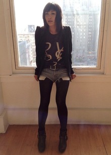 Kicking Back, zara, blazer, distressed denim, layers, t-shirt, logo t-shirt, logo, casual, weekend, tights, boots, 