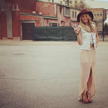 Festival Look, festival, outfit, boho, casual, chic, summer, spring, skirt, hat, denim vest,
