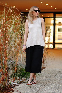 The perfect detail, minimal, knitted, sandals, culottes, Céline, sunglasses, nude, black, 