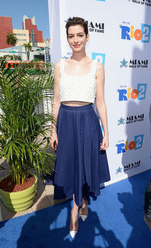 Trend Edit : Crop Tops - Celebrity Style Anne Hathaway